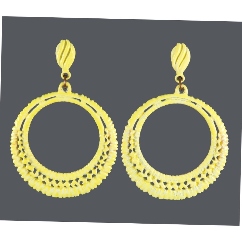 VTG Dangle Earrings YELLOW ENAMEL PAINTED Open Circle Lacework FILIGREE STYLE